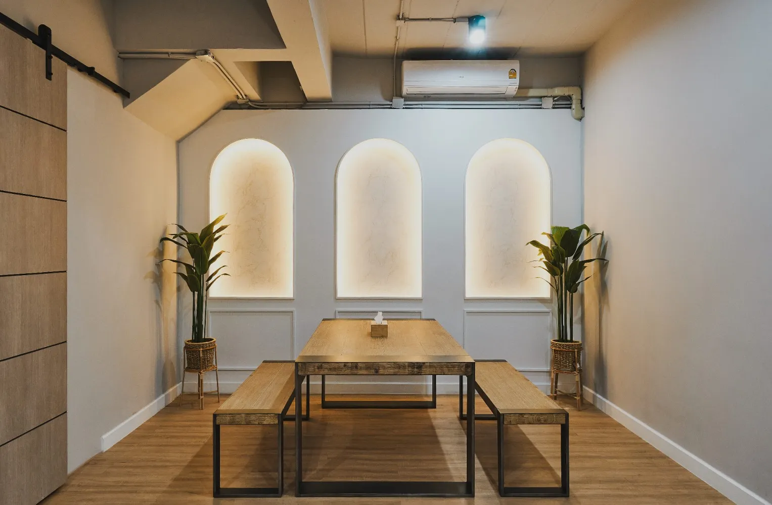 G5 Hostel Dining Room